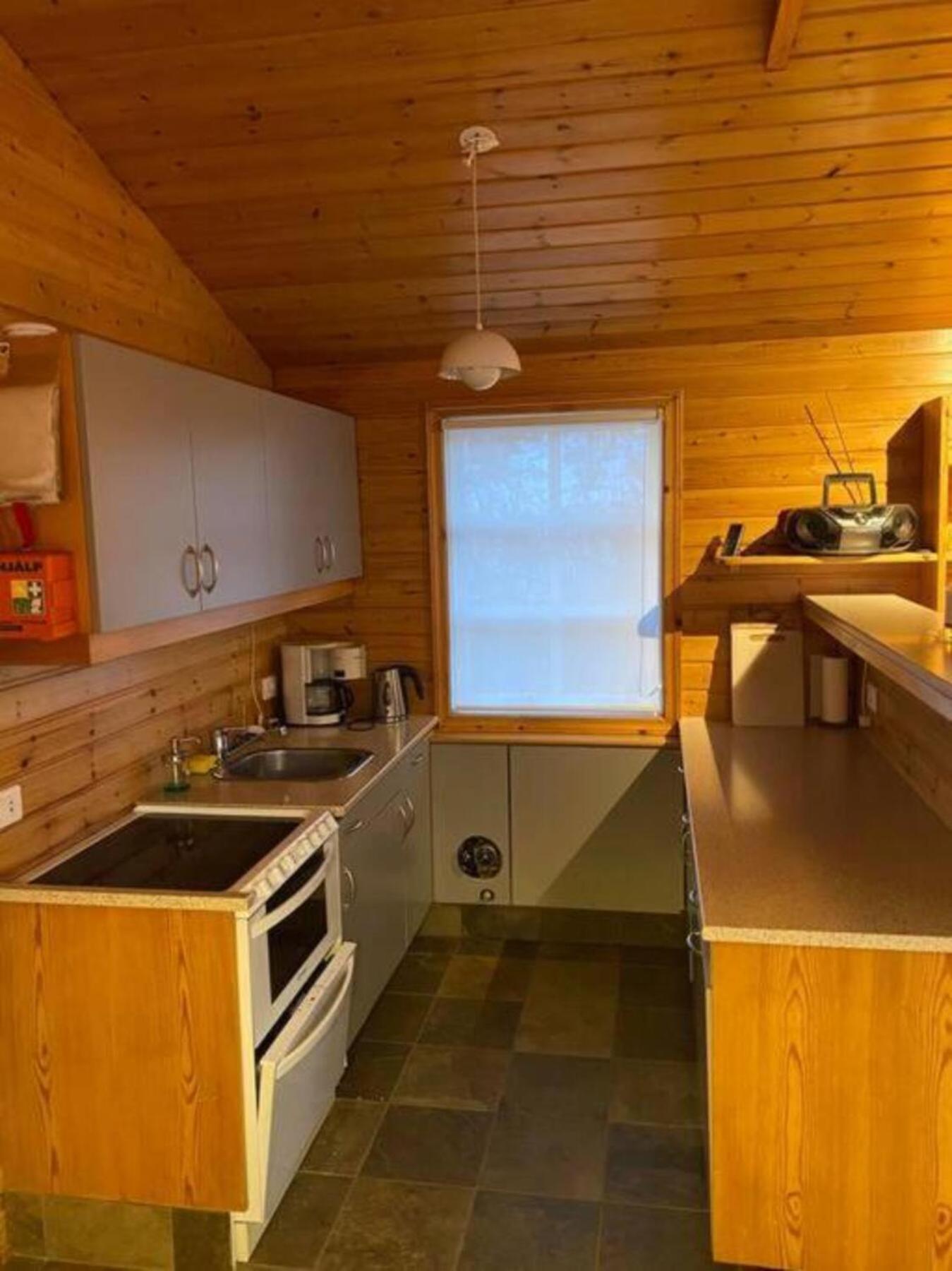 Cozy 2 Bedroom Cottage With Hot Tub Акурейри Экстерьер фото